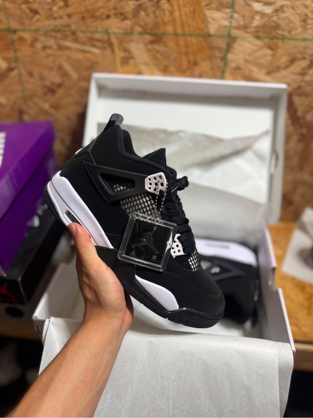 Air Jordan 4 Retro ‘White Thunder’ (Women Sizes)
